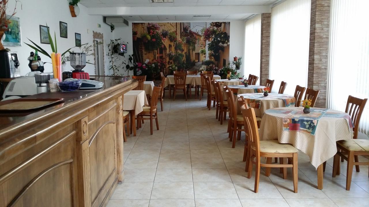 Cristal Hotel Ravda Bagian luar foto