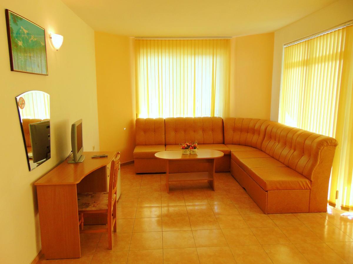 Cristal Hotel Ravda Bagian luar foto