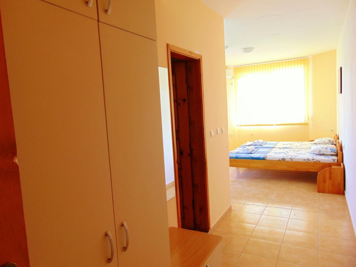 Cristal Hotel Ravda Bagian luar foto
