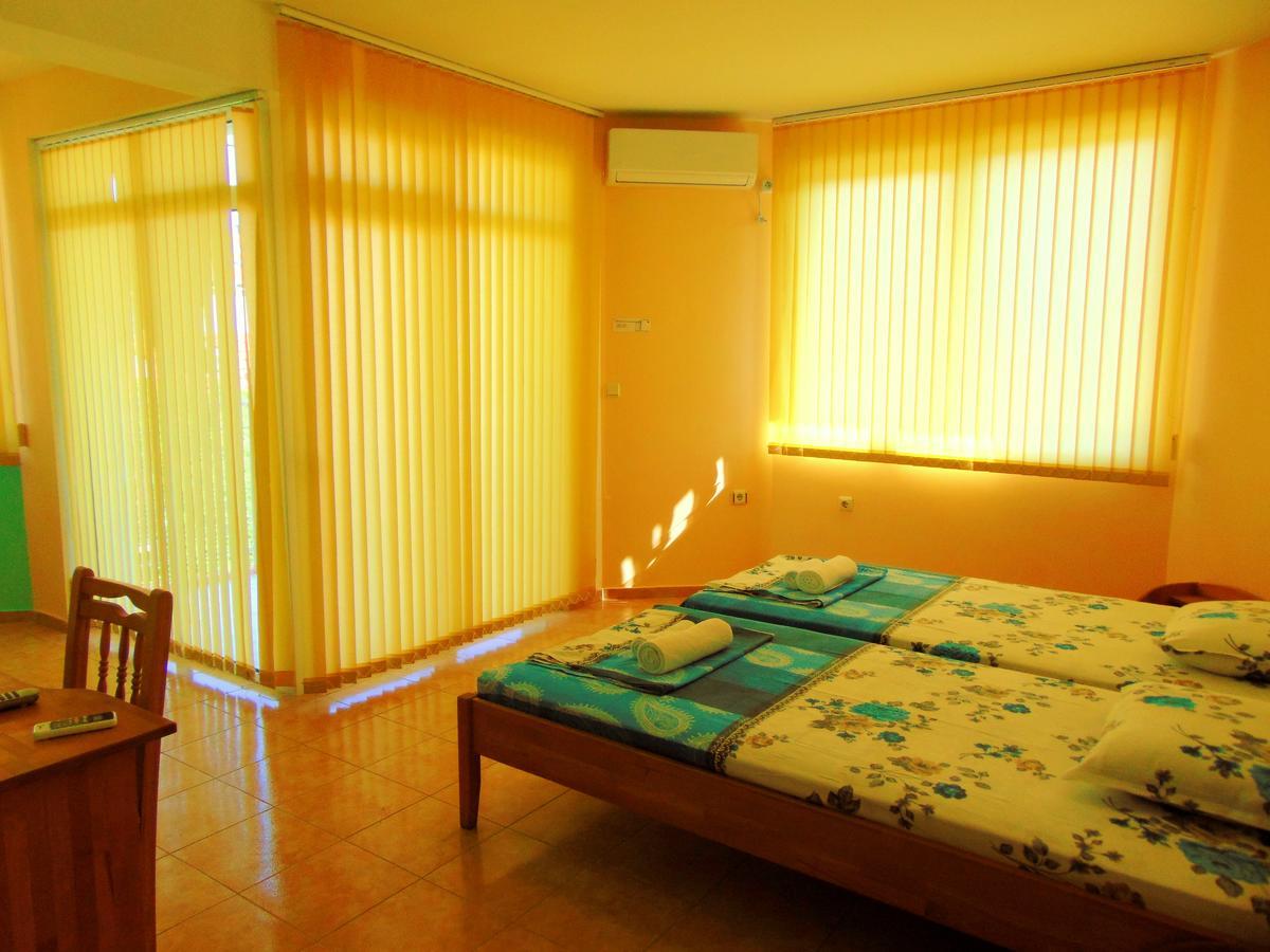 Cristal Hotel Ravda Bagian luar foto