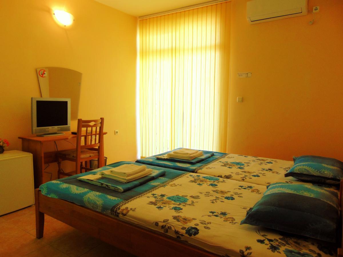 Cristal Hotel Ravda Bagian luar foto