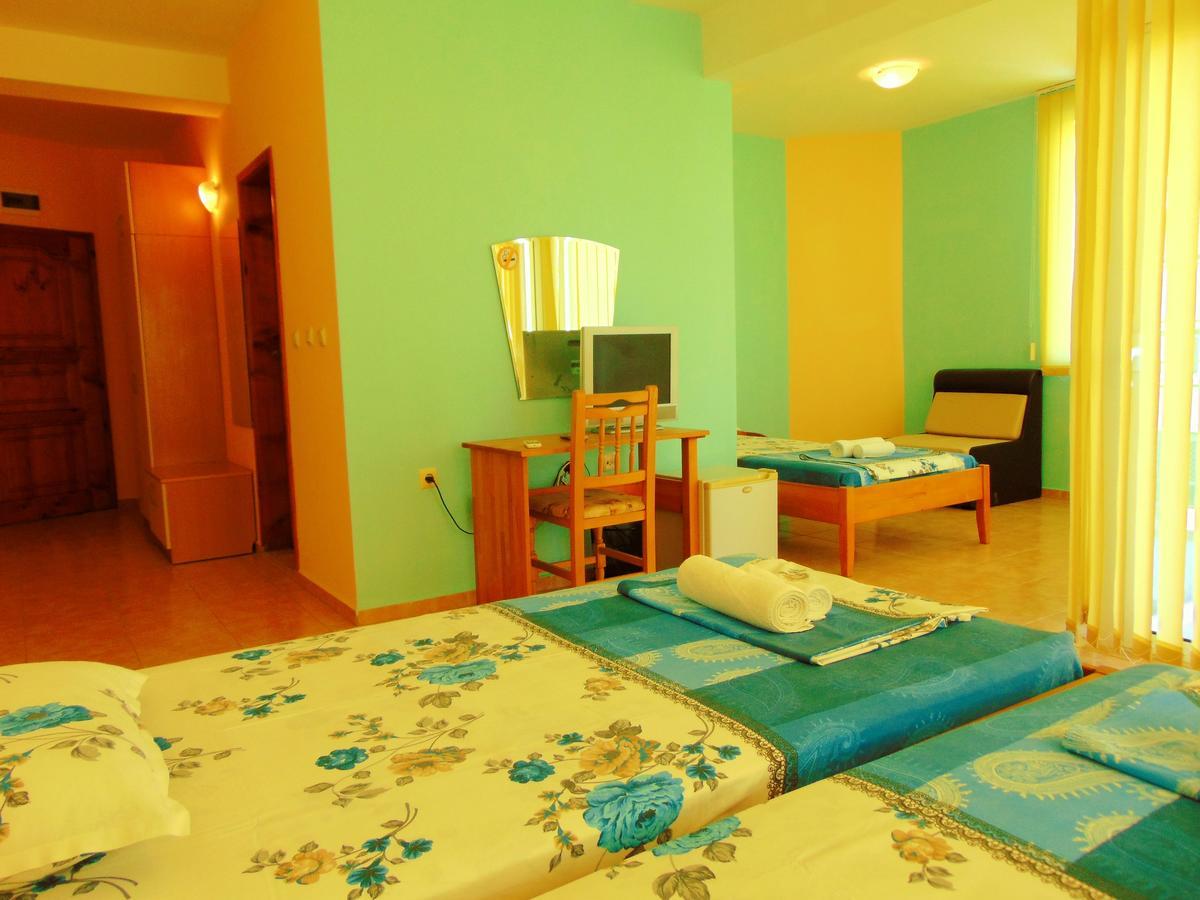 Cristal Hotel Ravda Bagian luar foto