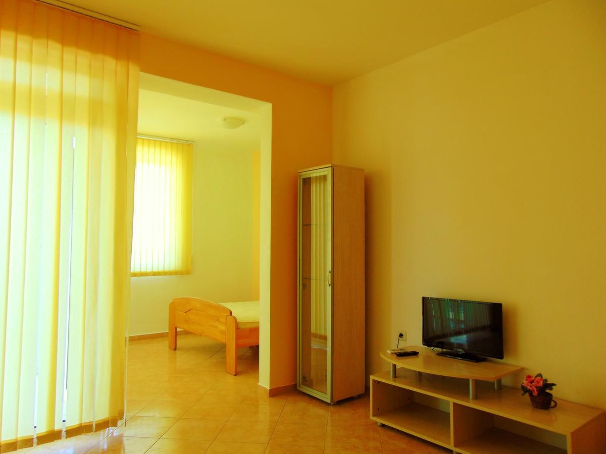 Cristal Hotel Ravda Bagian luar foto