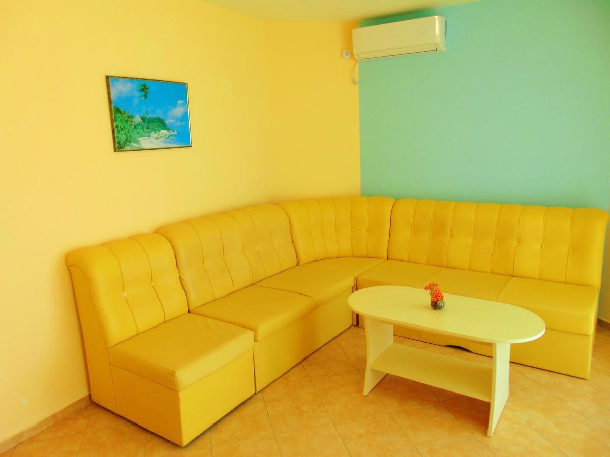 Cristal Hotel Ravda Bagian luar foto